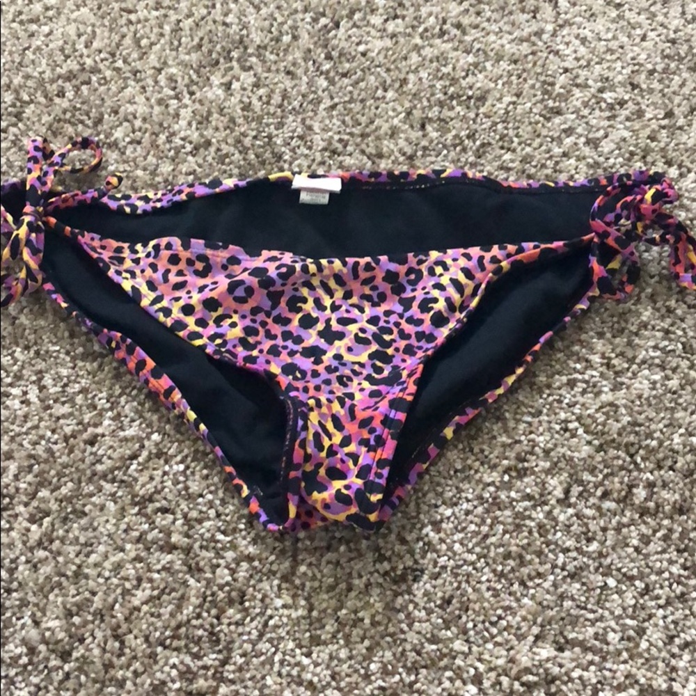 Bikini bottoms